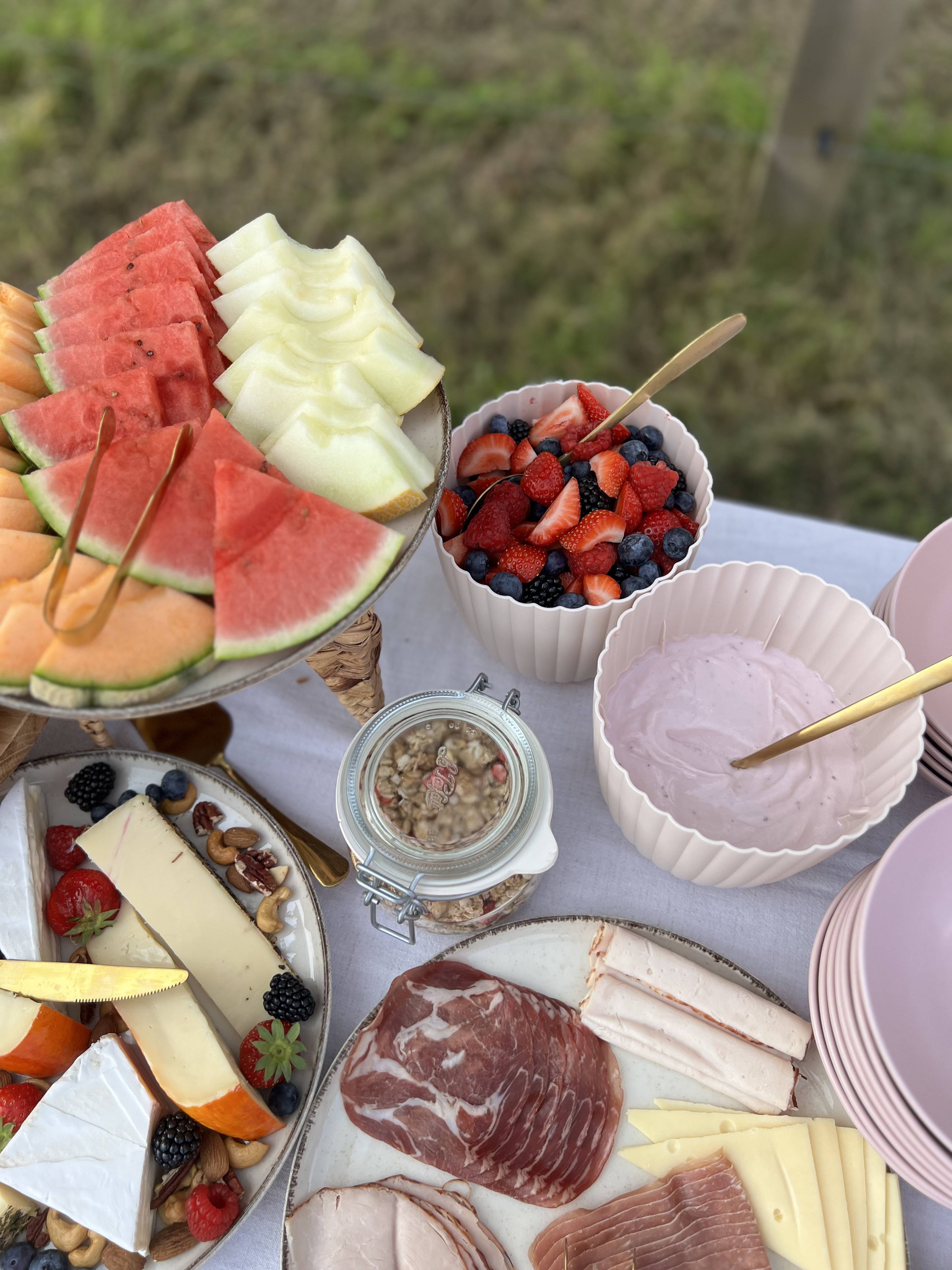 Field picnic
