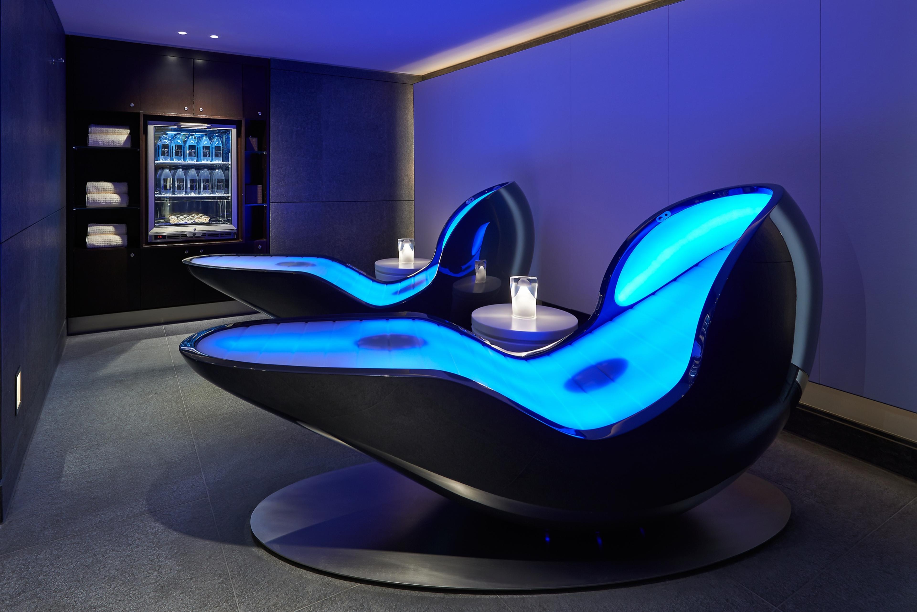 NEOZ Medusa — Mandarin Oriental, London