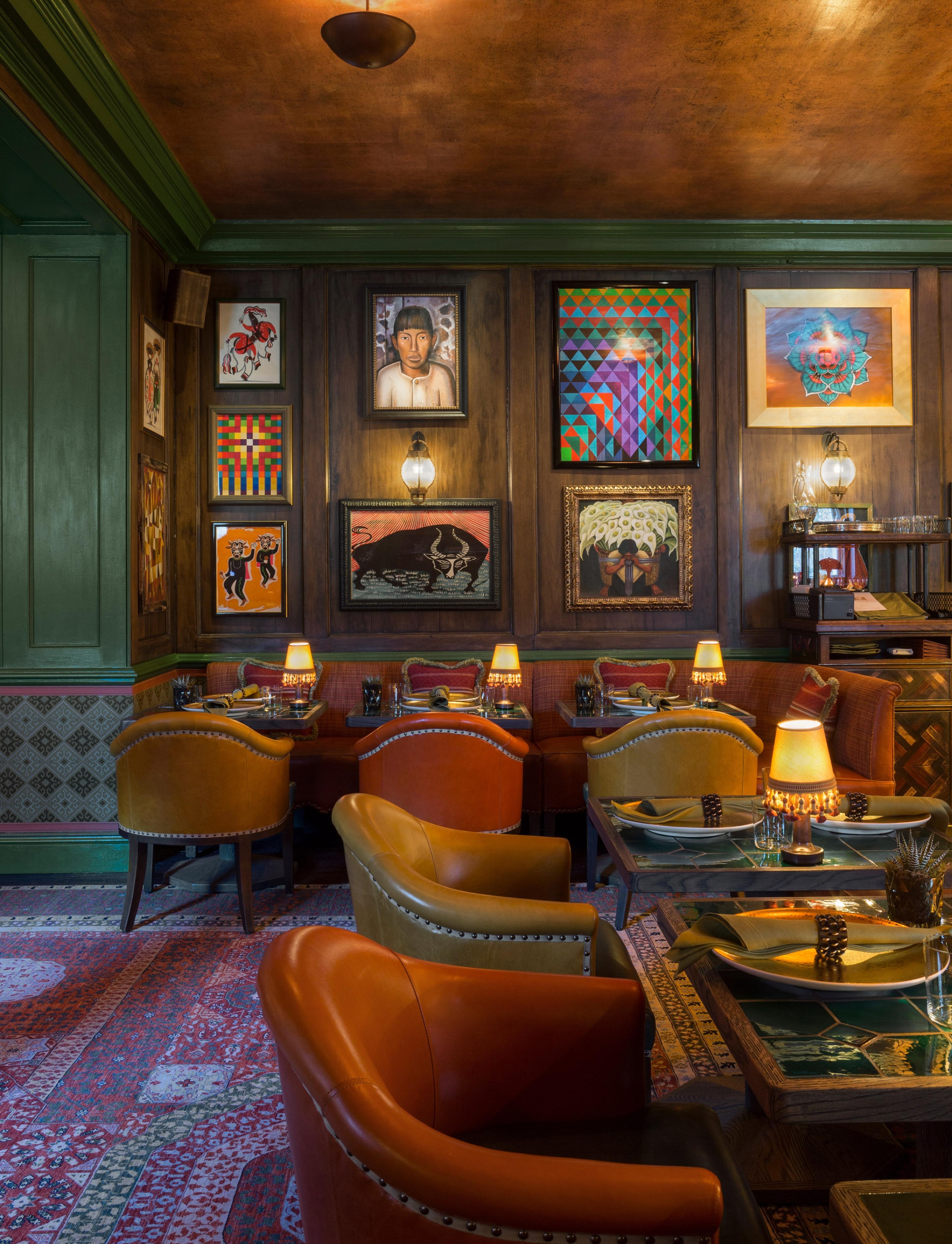 NEOZ bei Annabel's, London – opulentes Fine Dining mit kabellosen Leuchten