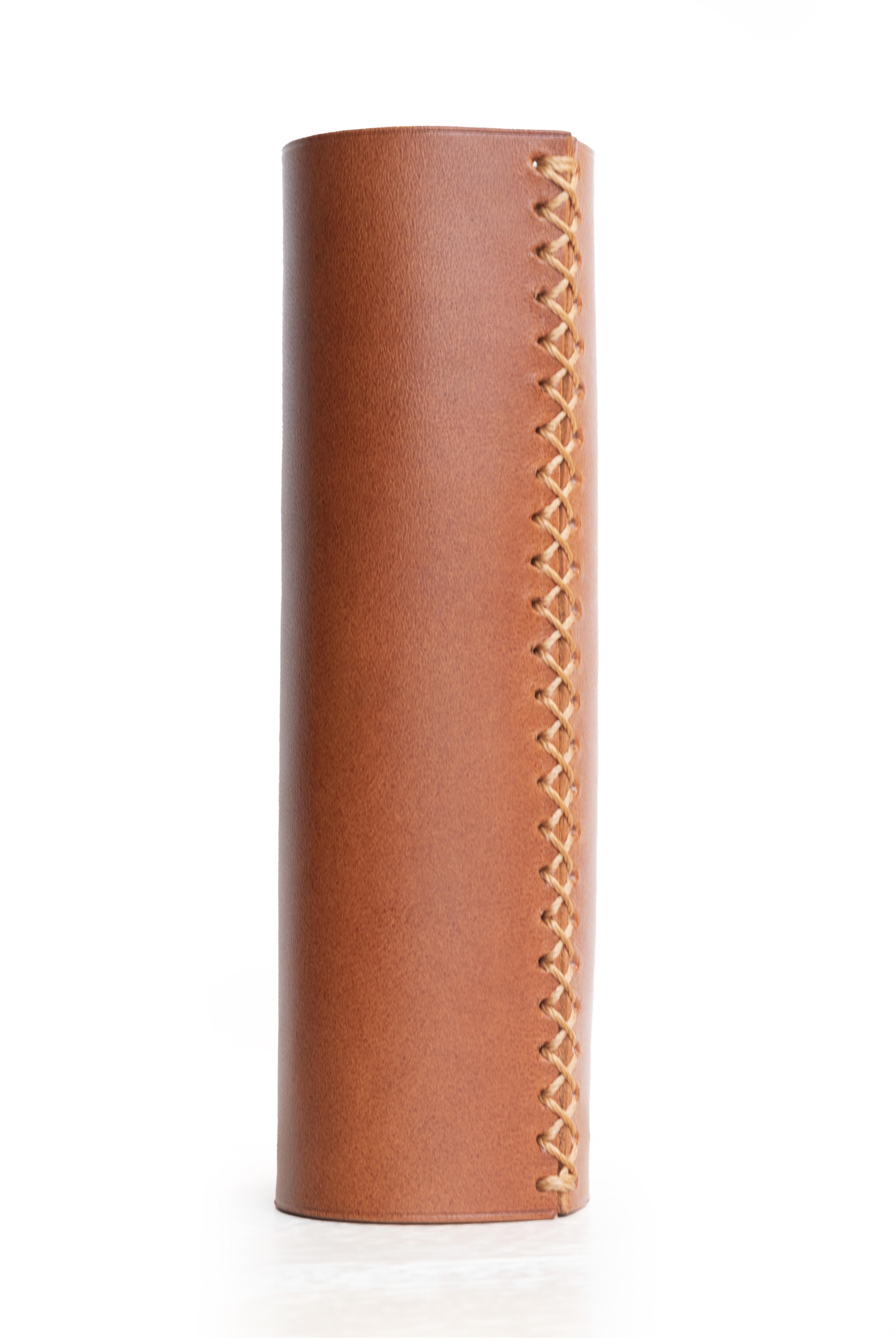 Victoria — Polished Brass / Cotton / Warm White (2600K)