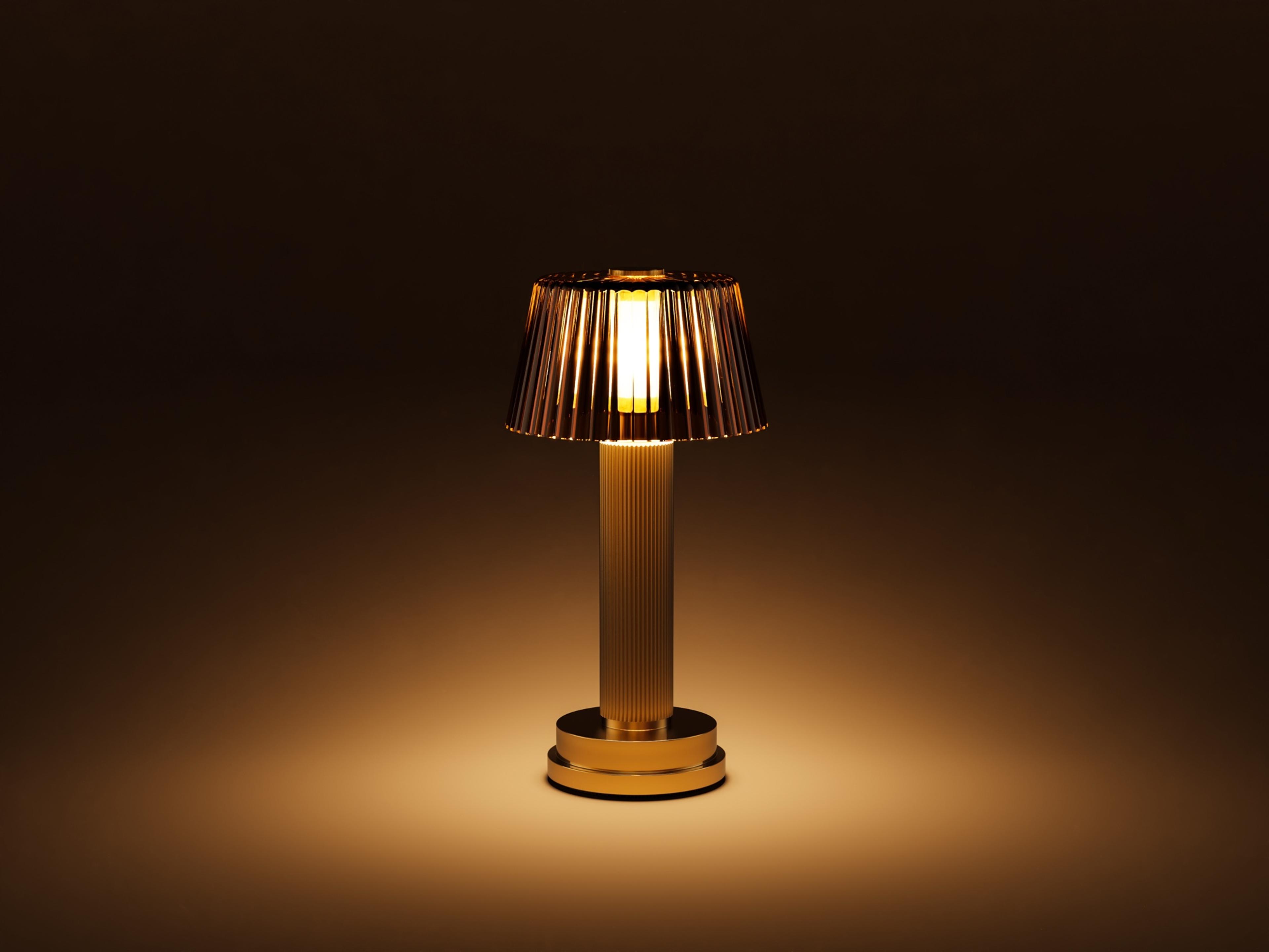 Manhattan — Cotton / Warm White (2600K)