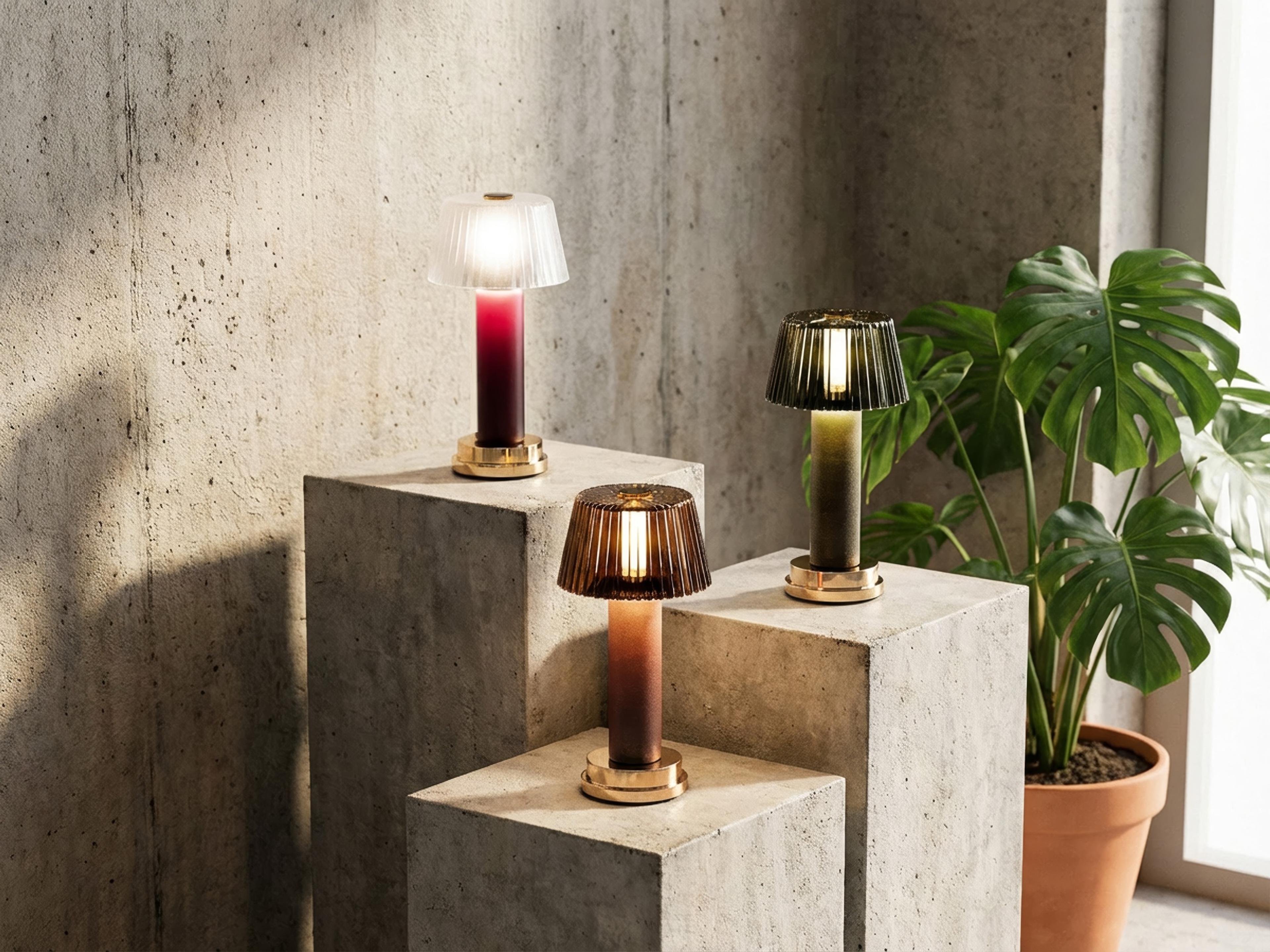 Victoria — Polished Brass / Cotton / Warm White (2600K)