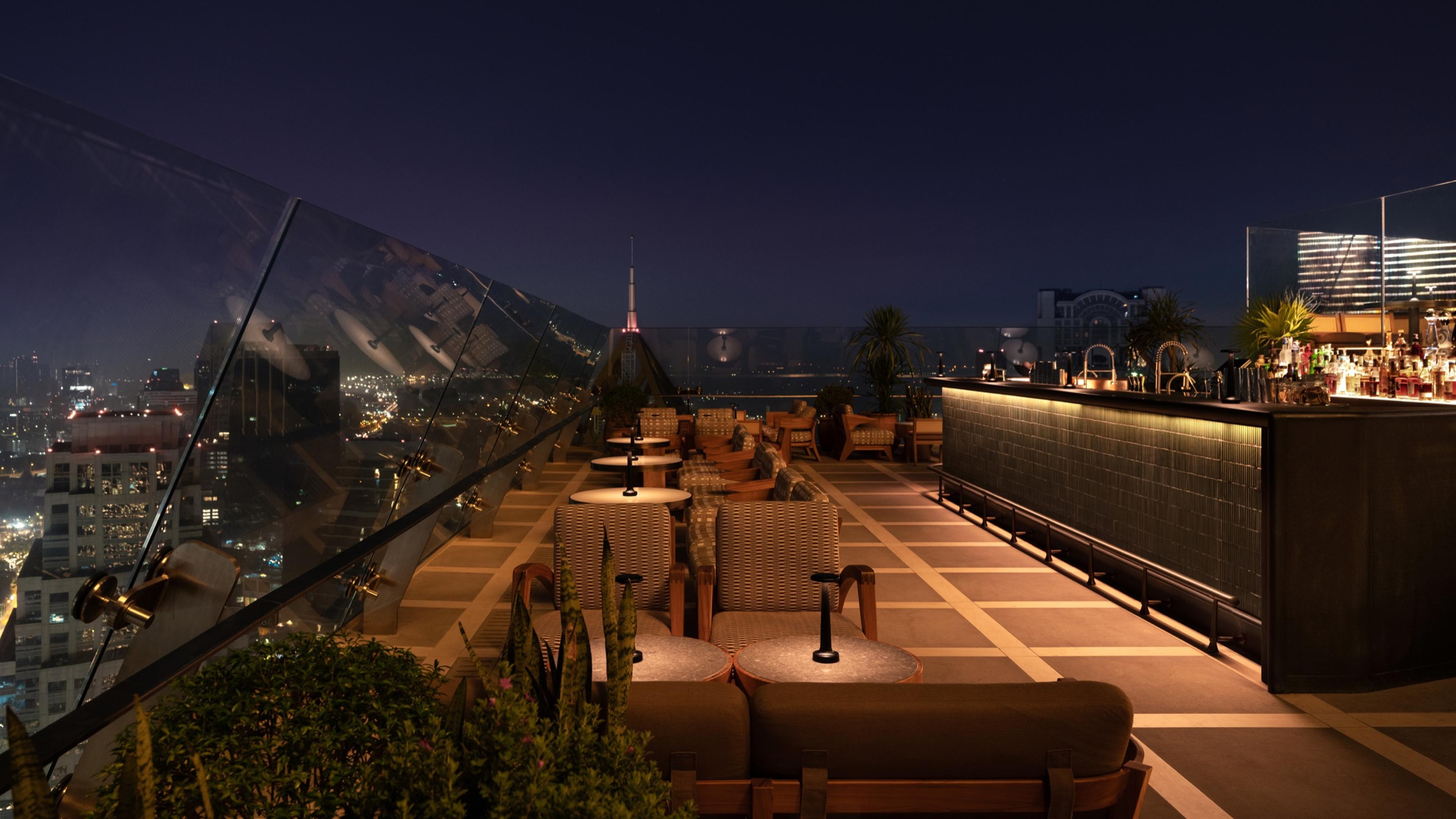 NEOZ Tall Poppy – Spire Rooftop Bar, Bangkok