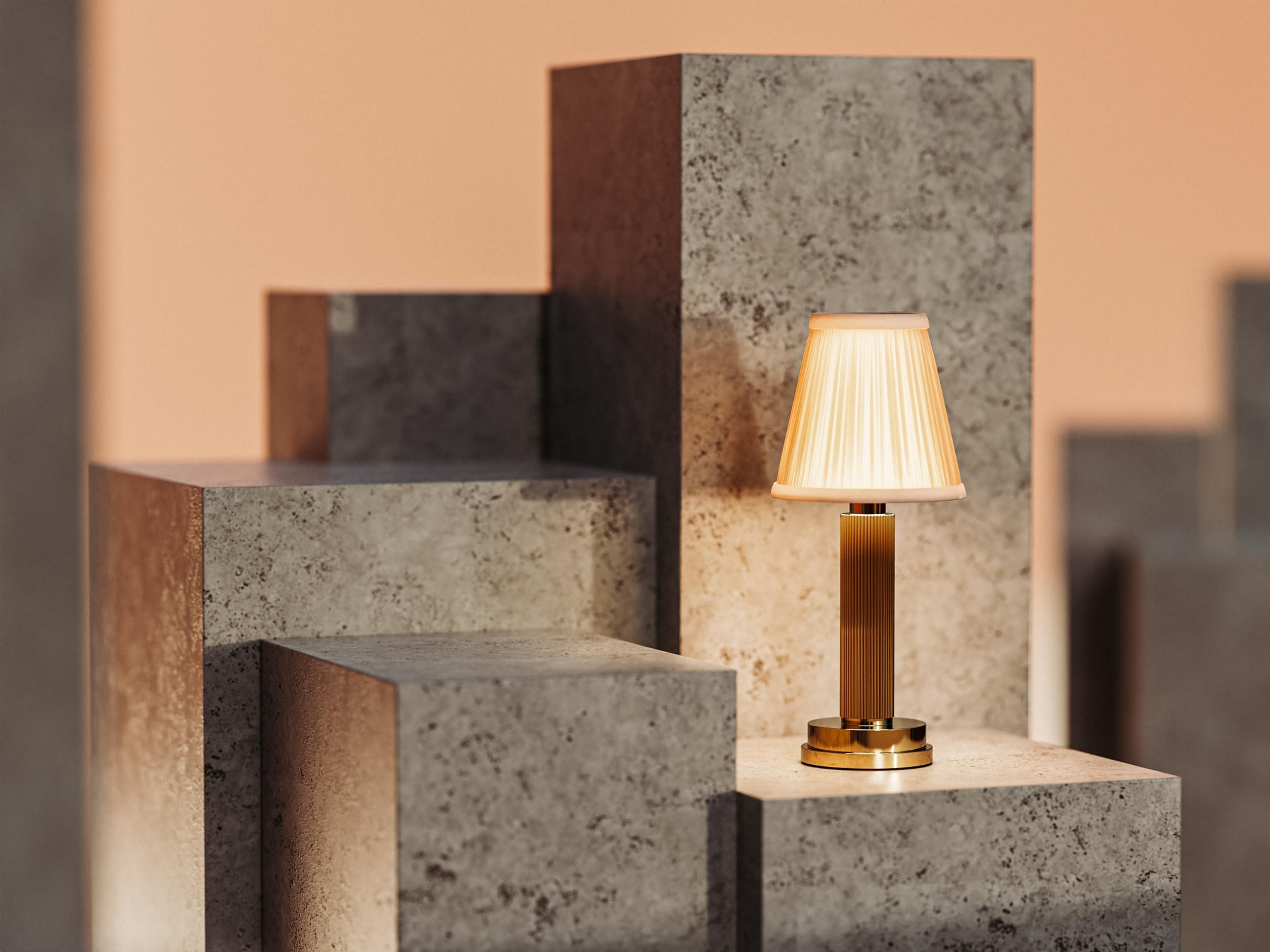 Manhattan — Cotton / Warm White (2600K)