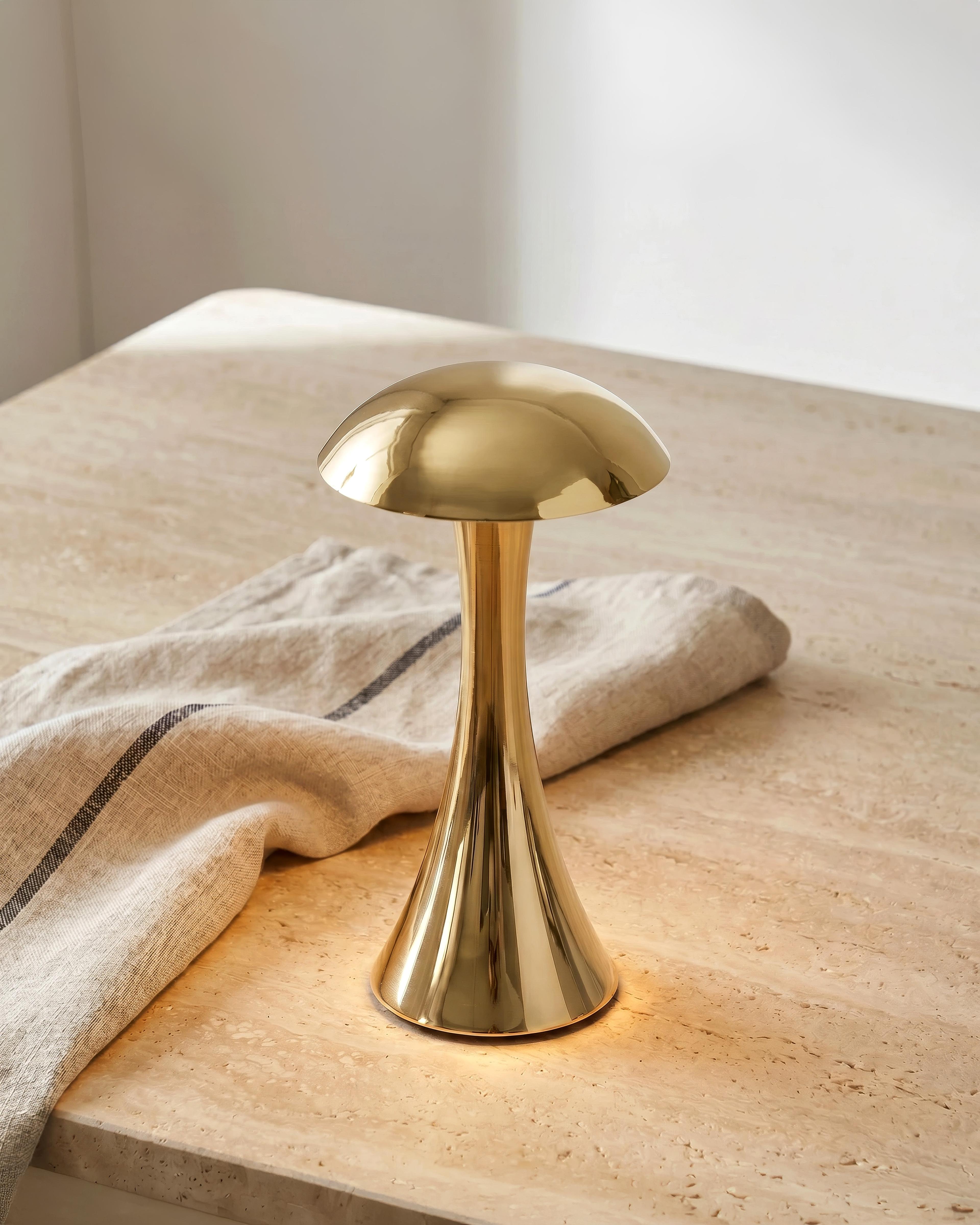 Nimbus — Gold Chrome / Warm White (2600K)