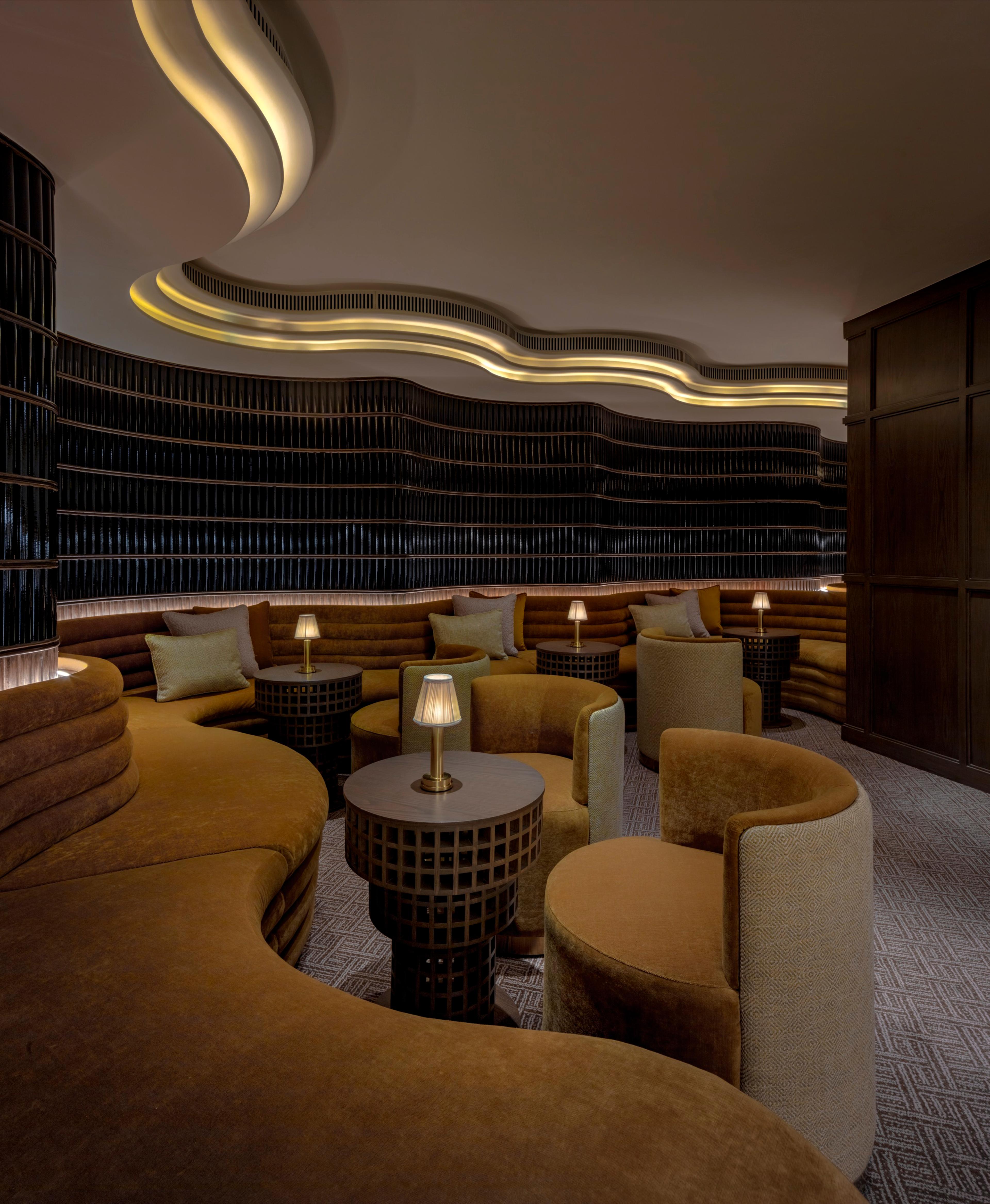 Elegantes Hotel-Interieur mit NEOZ Akkuleuchten