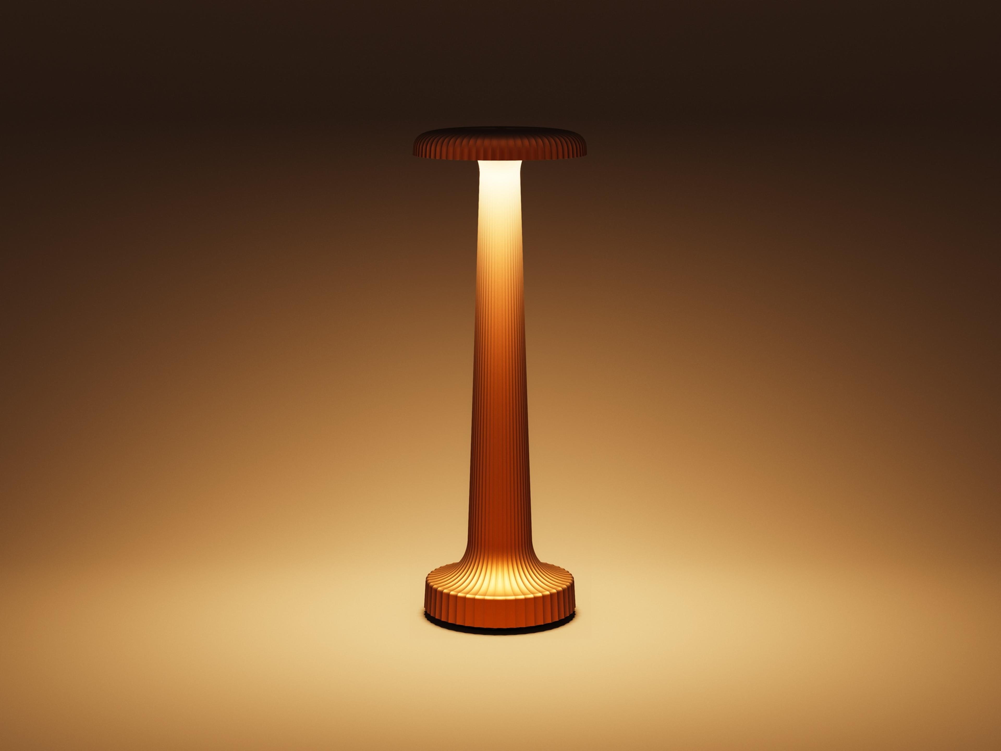 Tall Poppy — Satin Silver