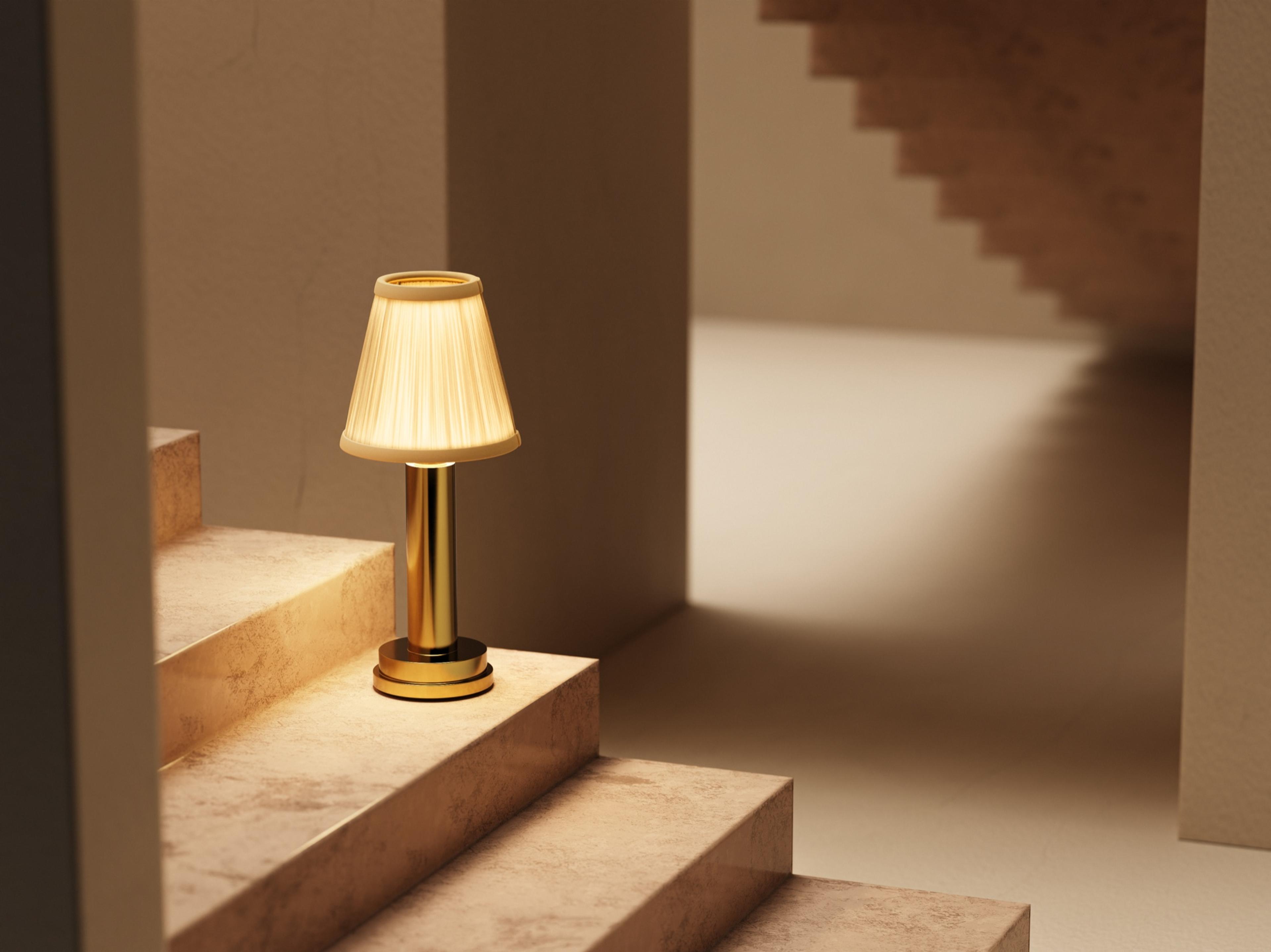 Victoria — Polished Brass / Cotton / Warm White (2600K)