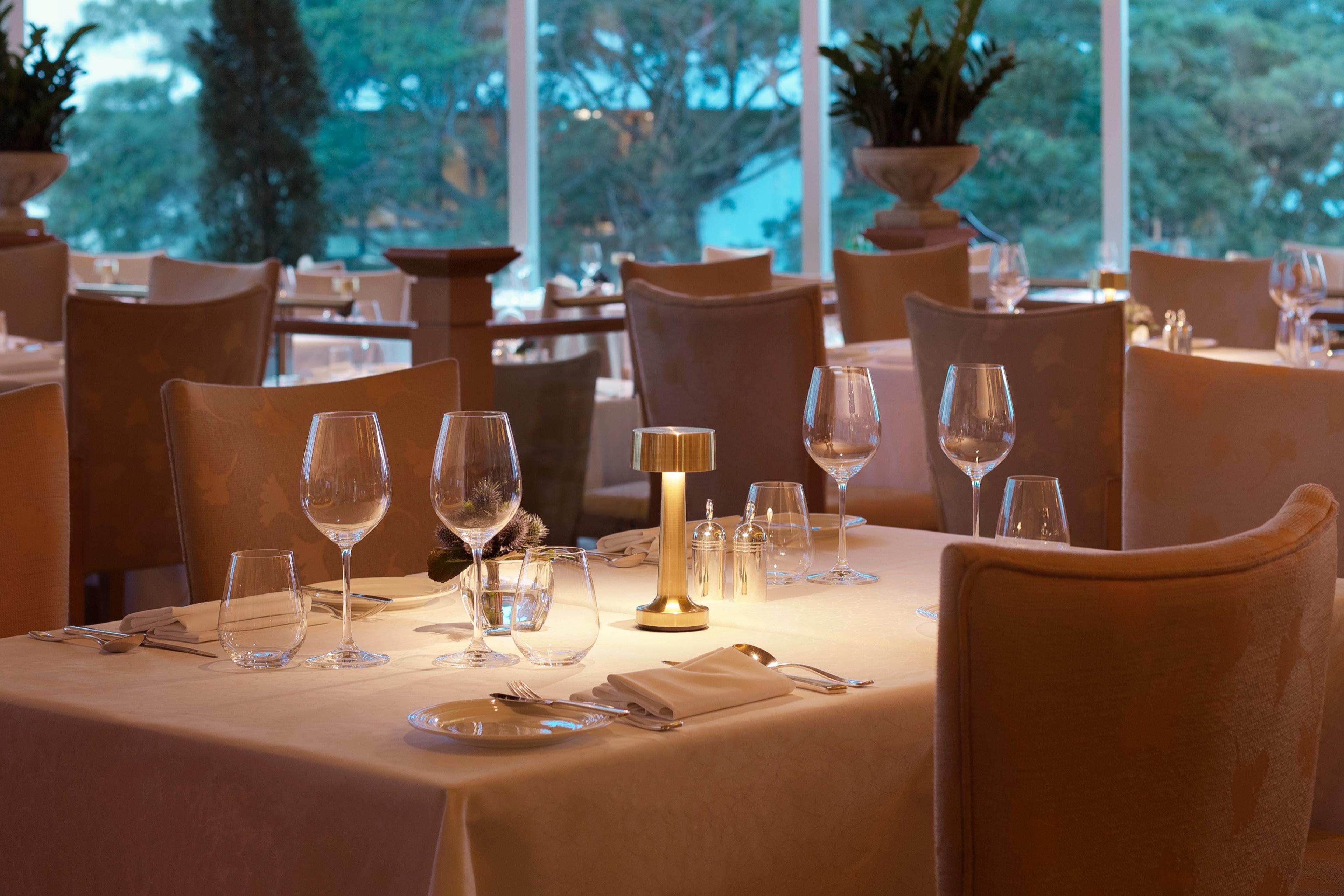 NEOZ Cooee — Nicholini's, Conrad Hotel, Hong Kong