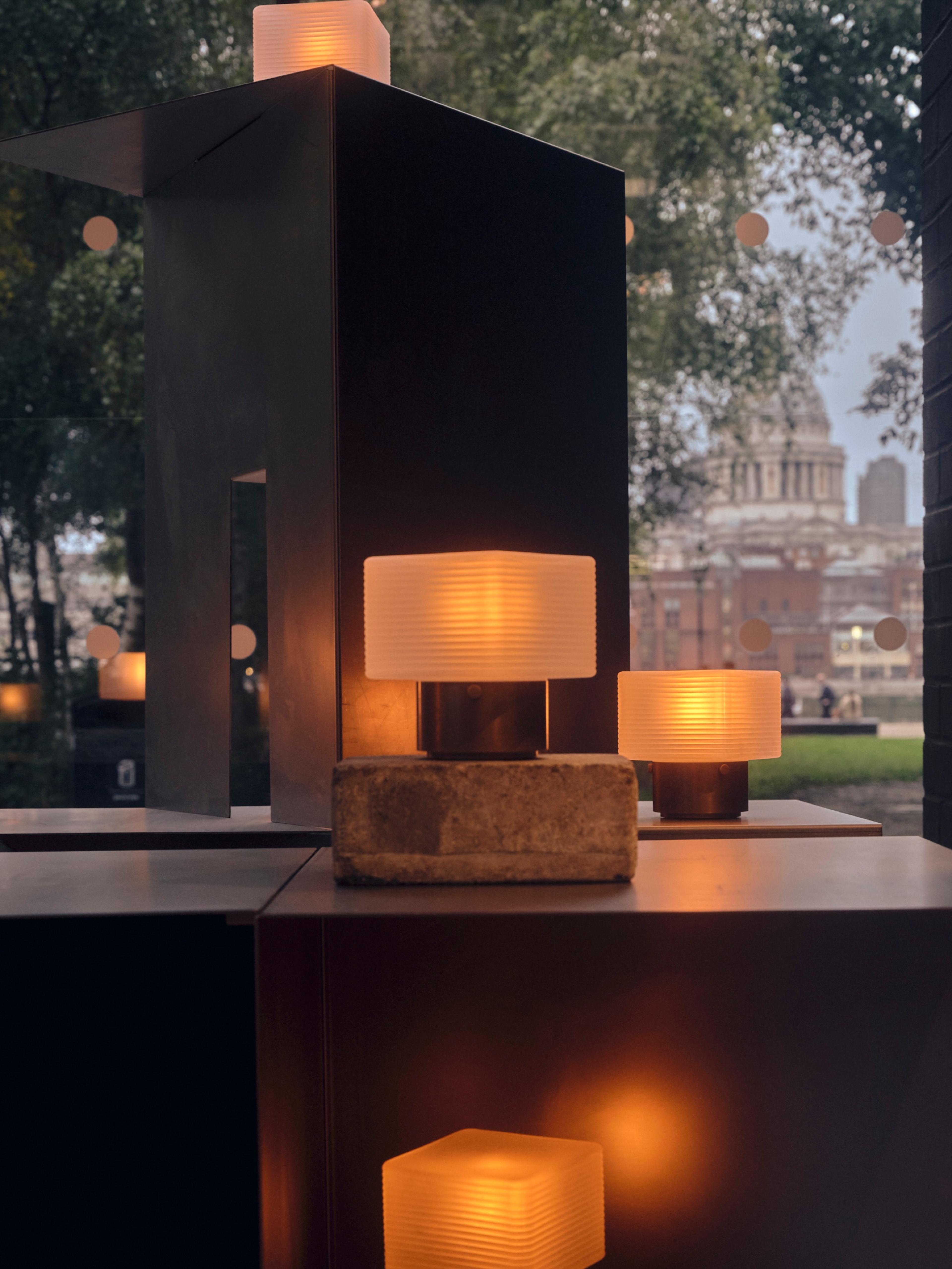 Corner Light — Warm Candle (1800K)