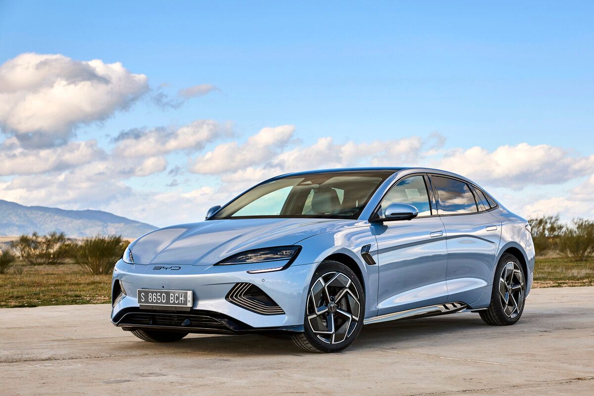 Byd Emars 2024 BYD Seal Price and Specs: Tesla Model 3 Competitor Launches Down ...