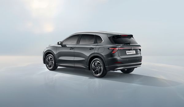 MGS5 EV electric SUV in white - $500 Free Accessories EOFY Offer