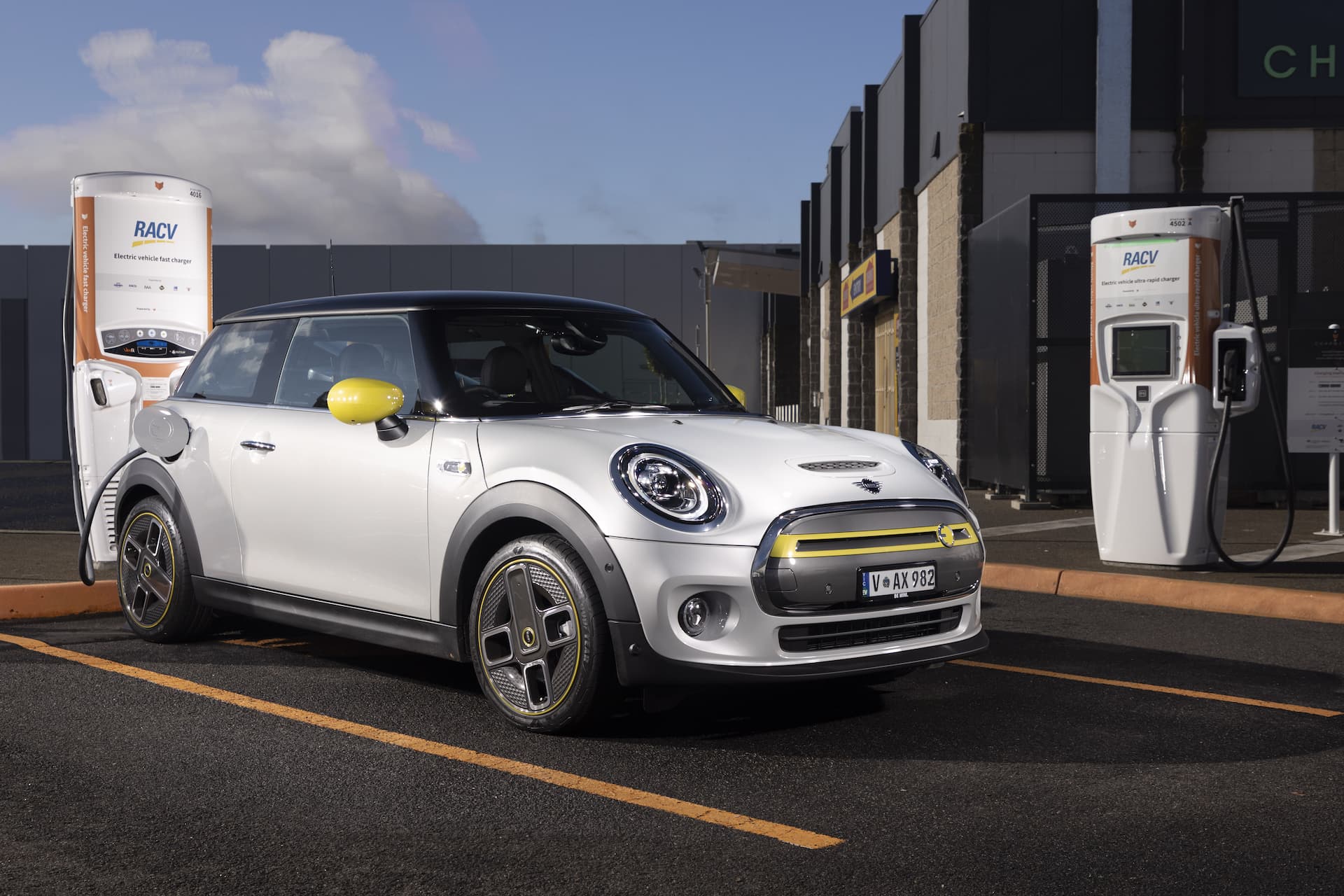 Mini Electric charging at 50kW RACV Chargefox fast charger