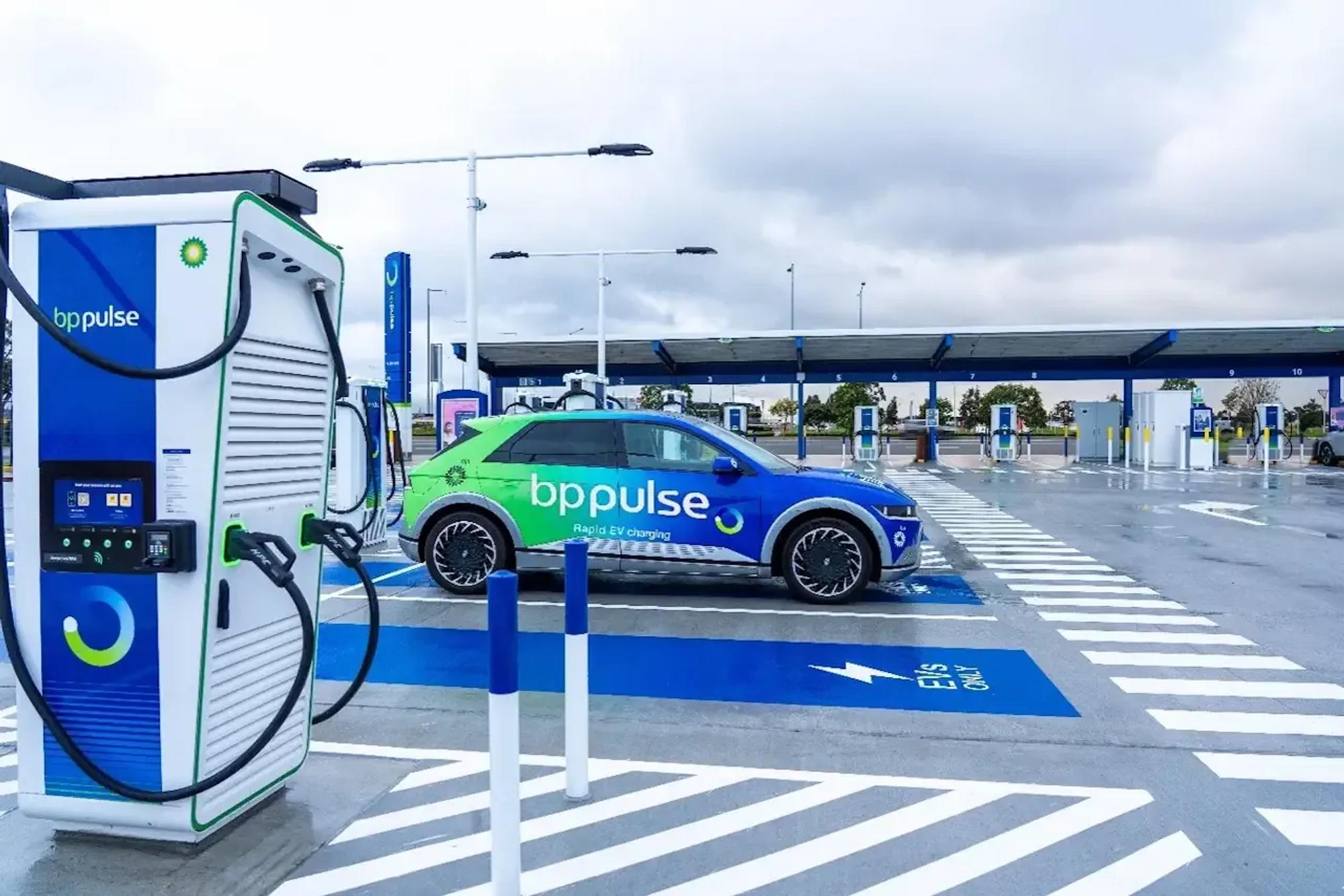 bp pulse Melbourne Airport EV Hub: 24 Bays, 300kW