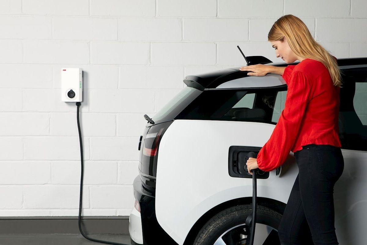Best EV Electricity Plans NSW 2025 | Compare Rates & Save on Charging