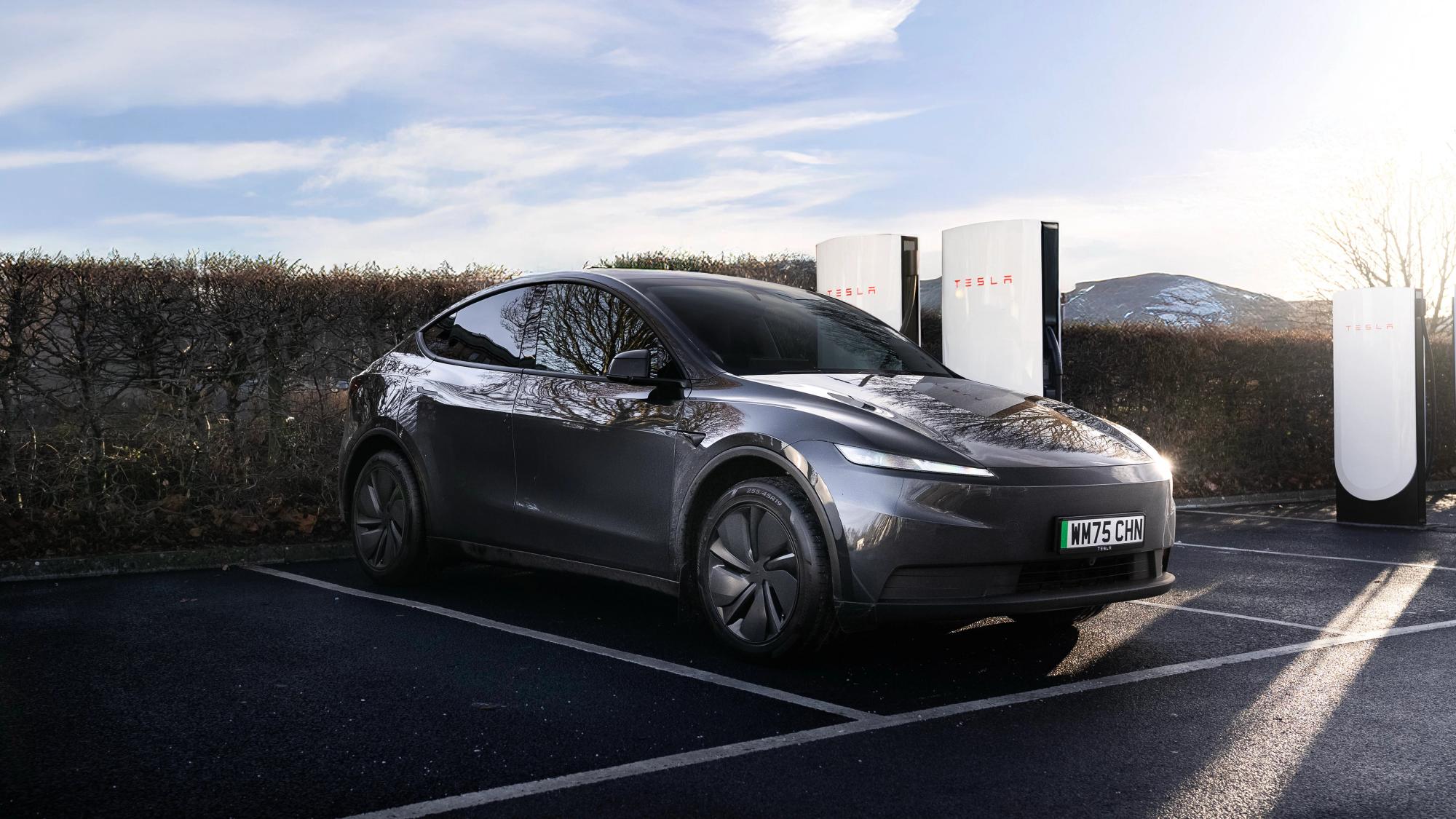 Tesla Model Y gains new long-range rear-drive variant in UK | Zecar ...
