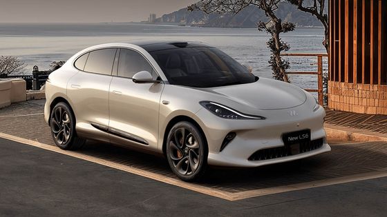 IM5 electric sedan exterior front angle - $3,000 cashback and $500 accessories bonus offer