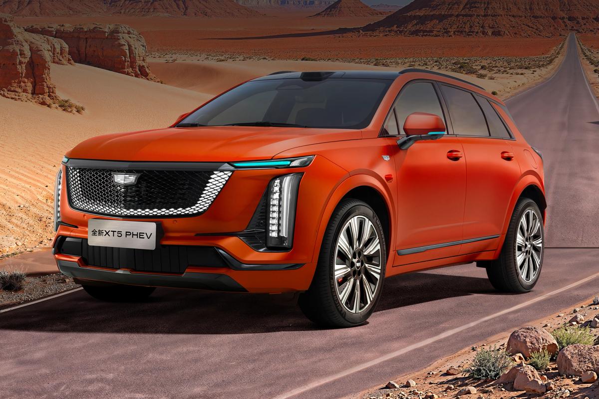 Cadillac’s Best-Selling SUV Gets PHEV Power and Smart Tech
