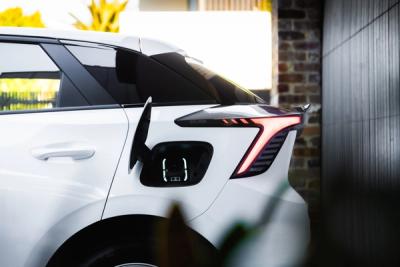 MG4 electric vehicle with complimentary 7kW ChargeHub home charging station