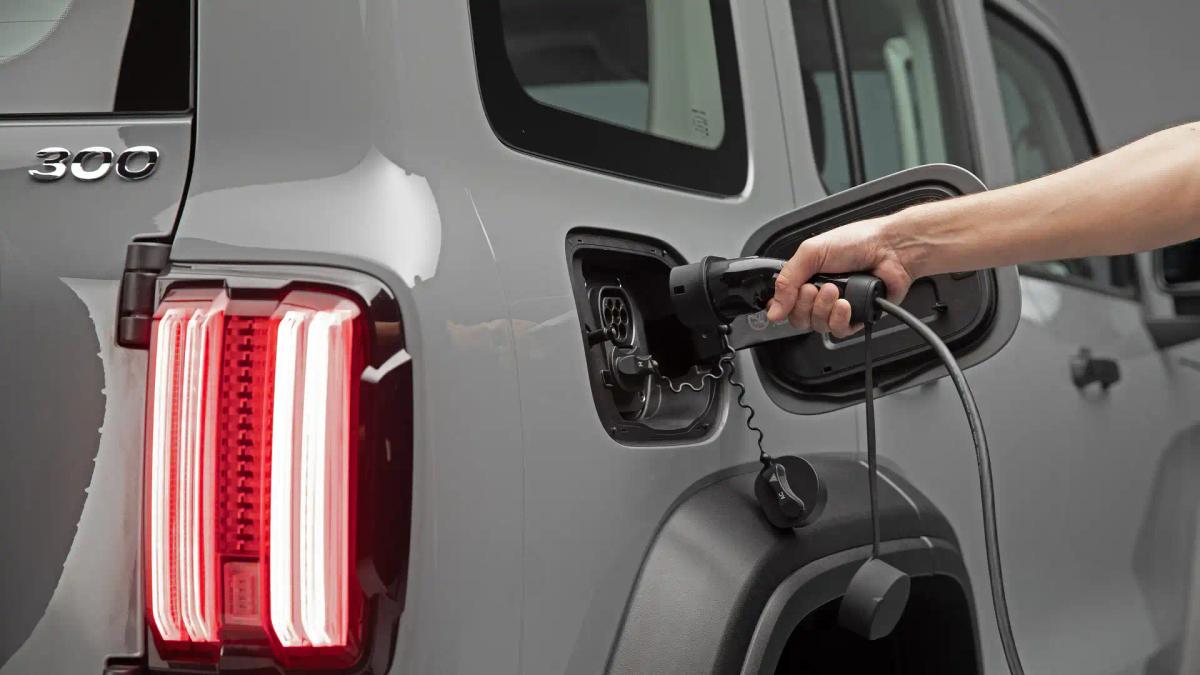 Australian Government To Review EV Tax Benefits 