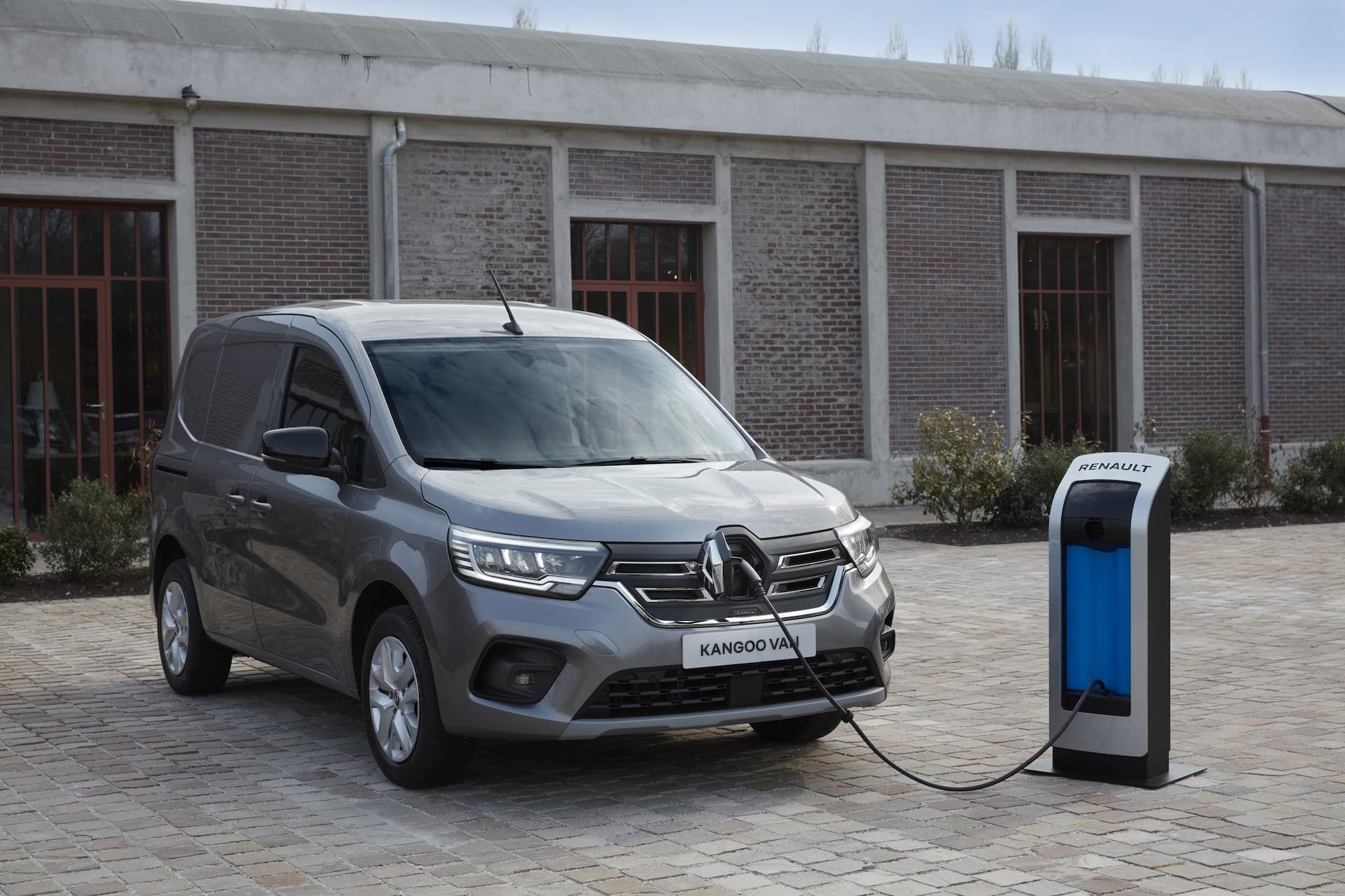 Grey Renault Kangoo E-Tech charging