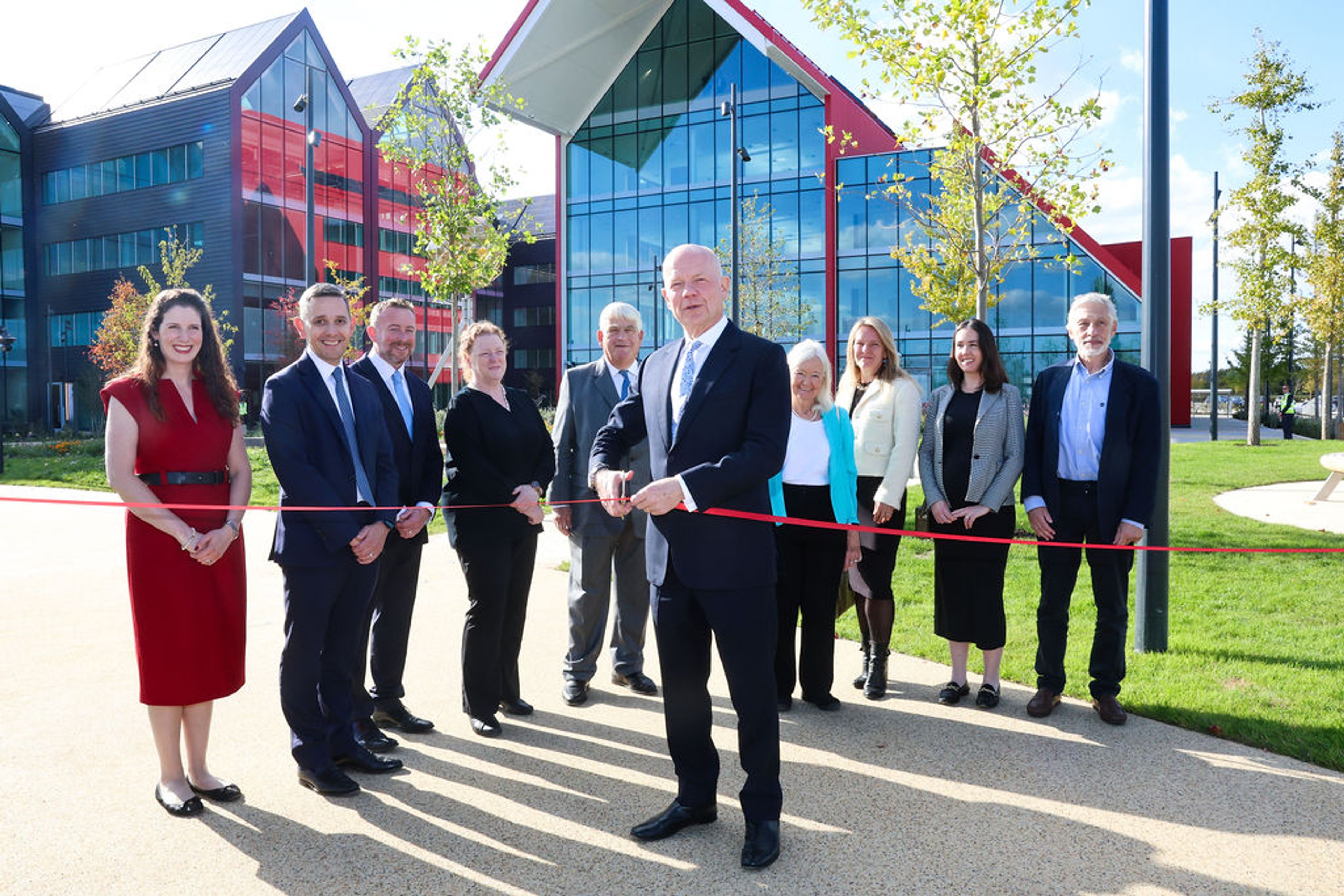 Lord Hague of Richmond cuts the ribbon to open Oxford North