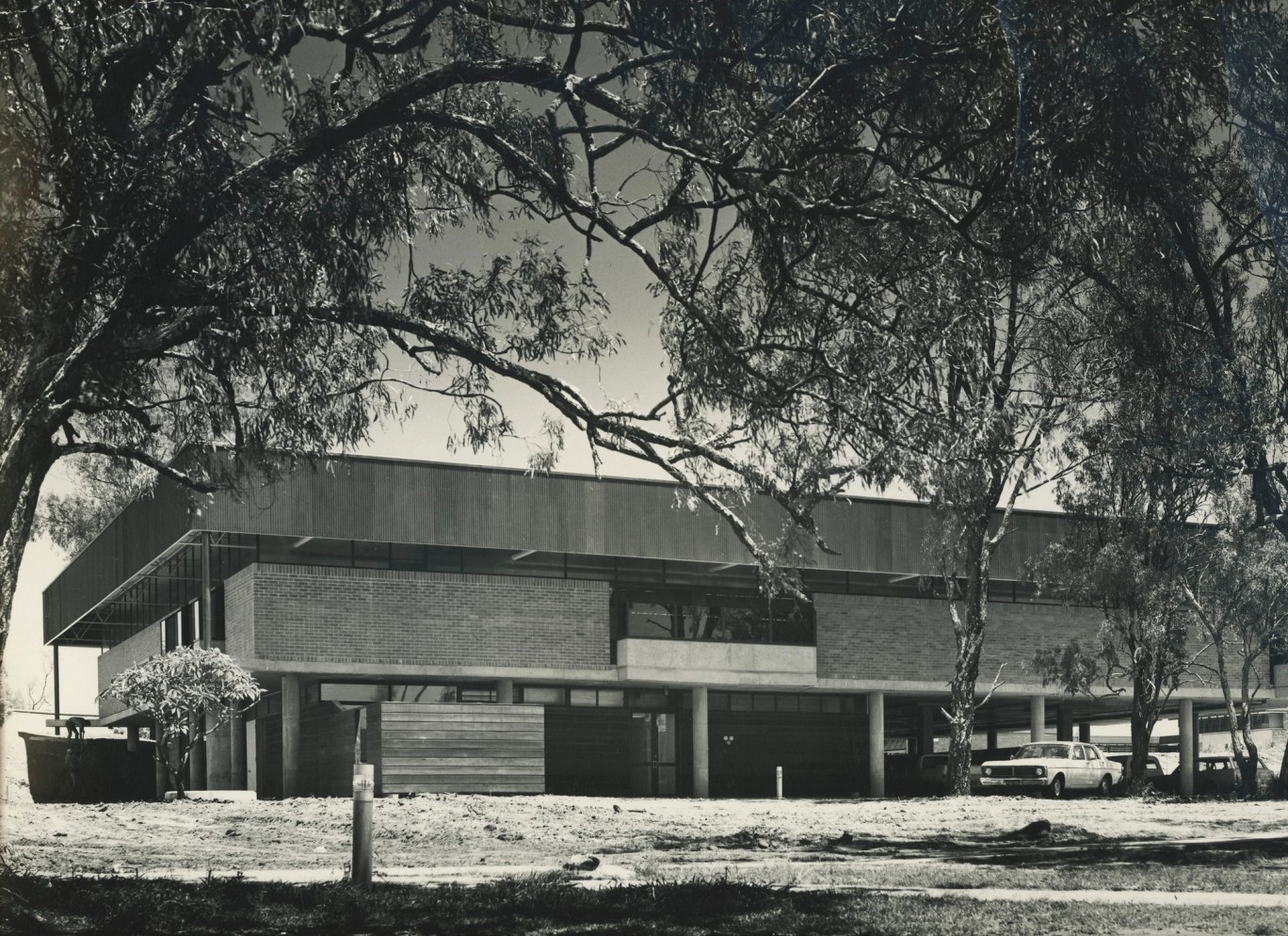 A thirty-year relationship with Gatton Agricultural College.