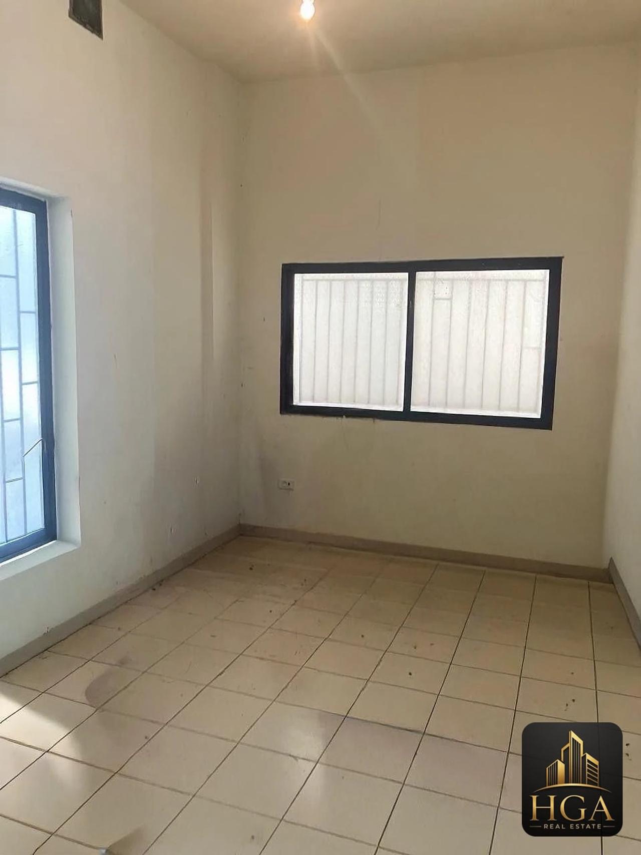 100 m² shop for rent in Zouk Mikael — Photo 8 of 10