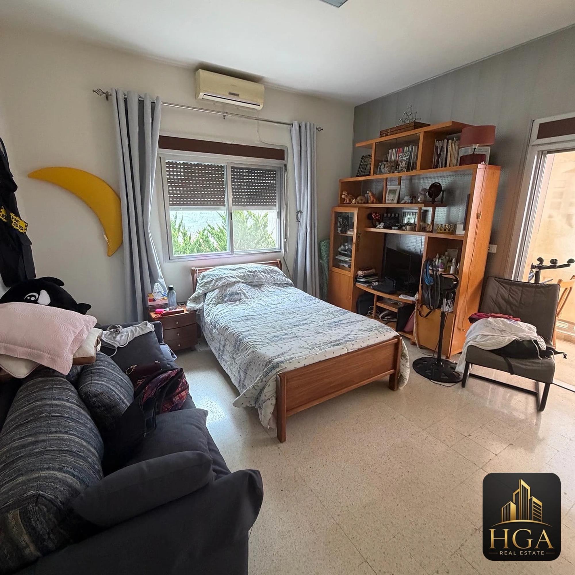 Photo 6 of 8