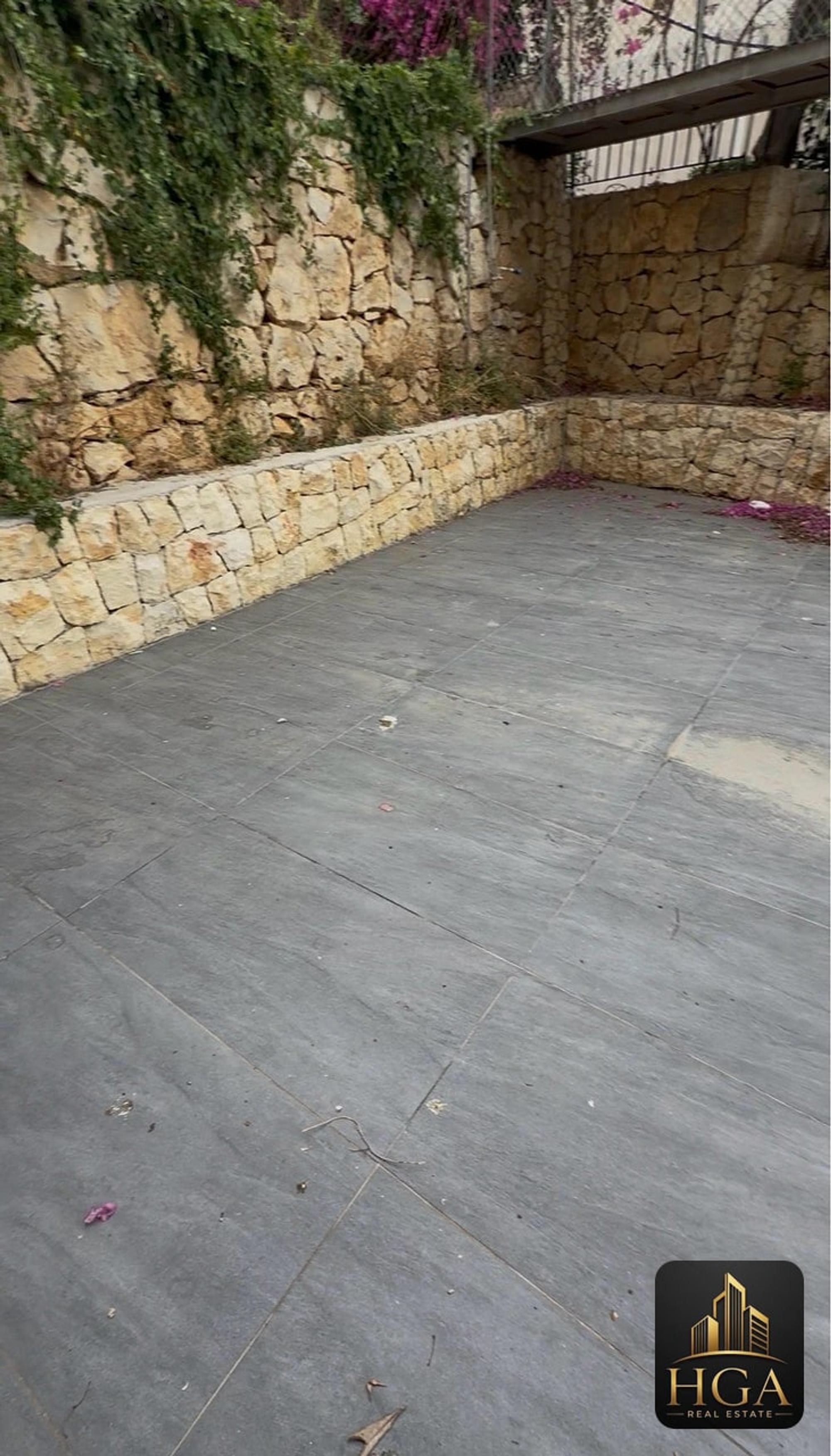 Photo 6 of 6