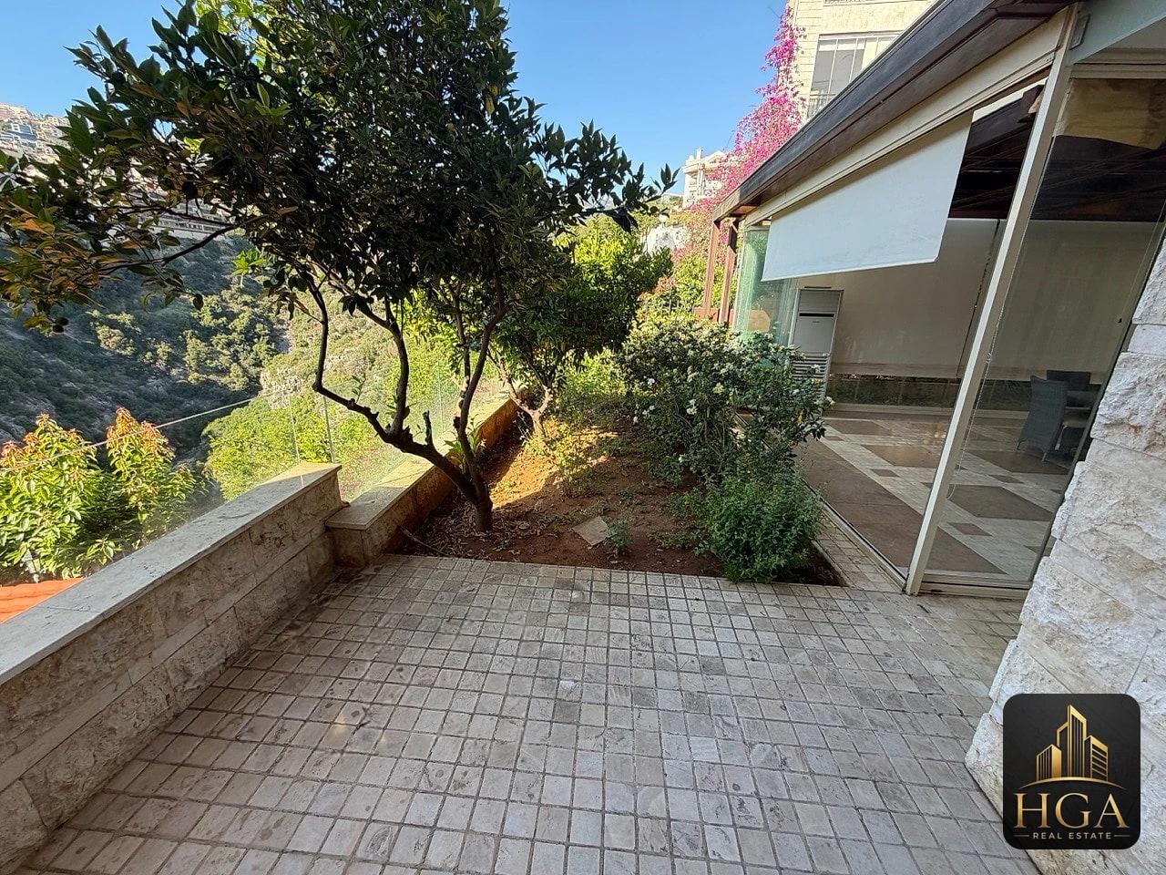 4-bedroom apartment for sale in Kfar Hbab — Photo 4 of 17
