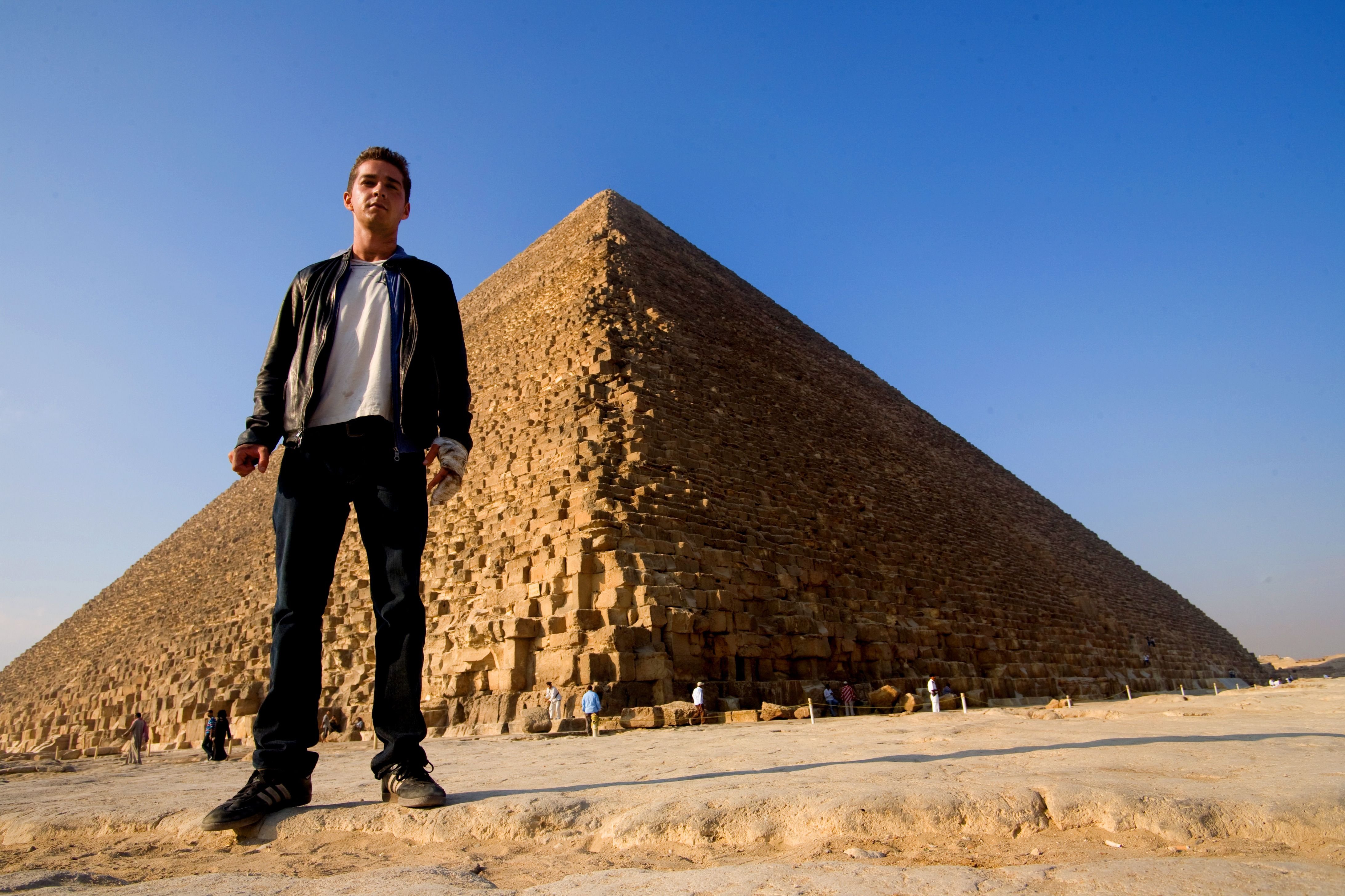 Shia LaBeouf standing next to the Great Pyramid on set of Transformers: Revenge of the Fallen