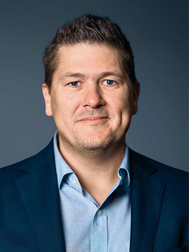 Ivor Jezdik headshot