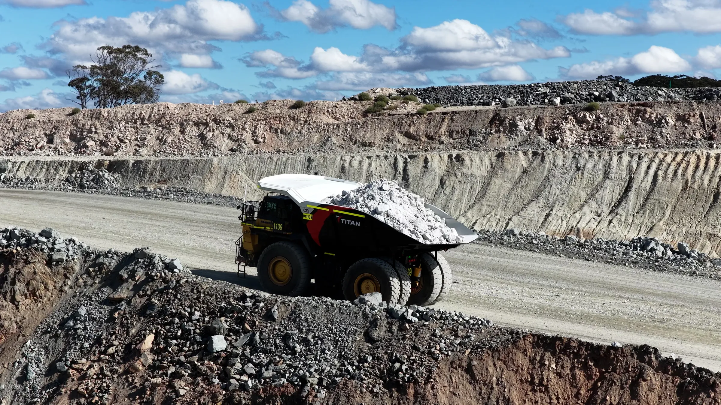 Dump truck