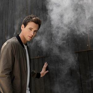 Artist - Noah Schnacky 2