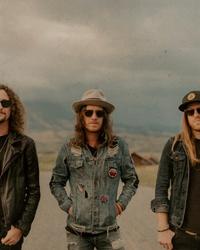 Holler Country Music