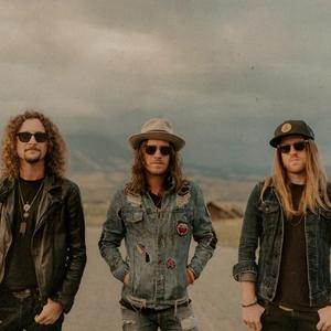 Holler Country Music