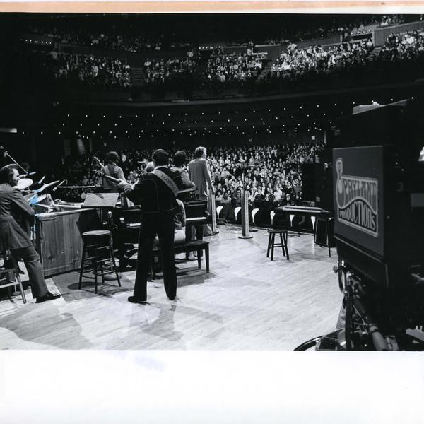 Holler Country Music