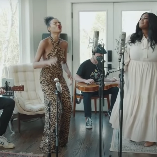 Holler Country Music