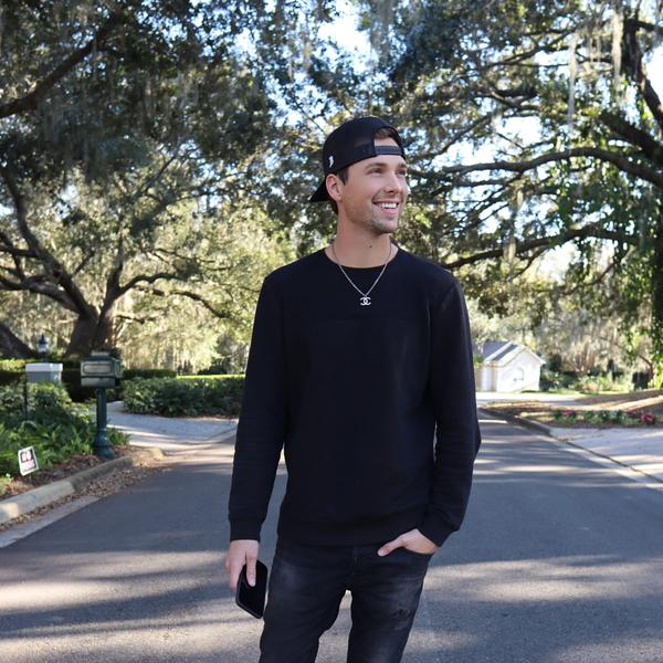 Holler Country Music