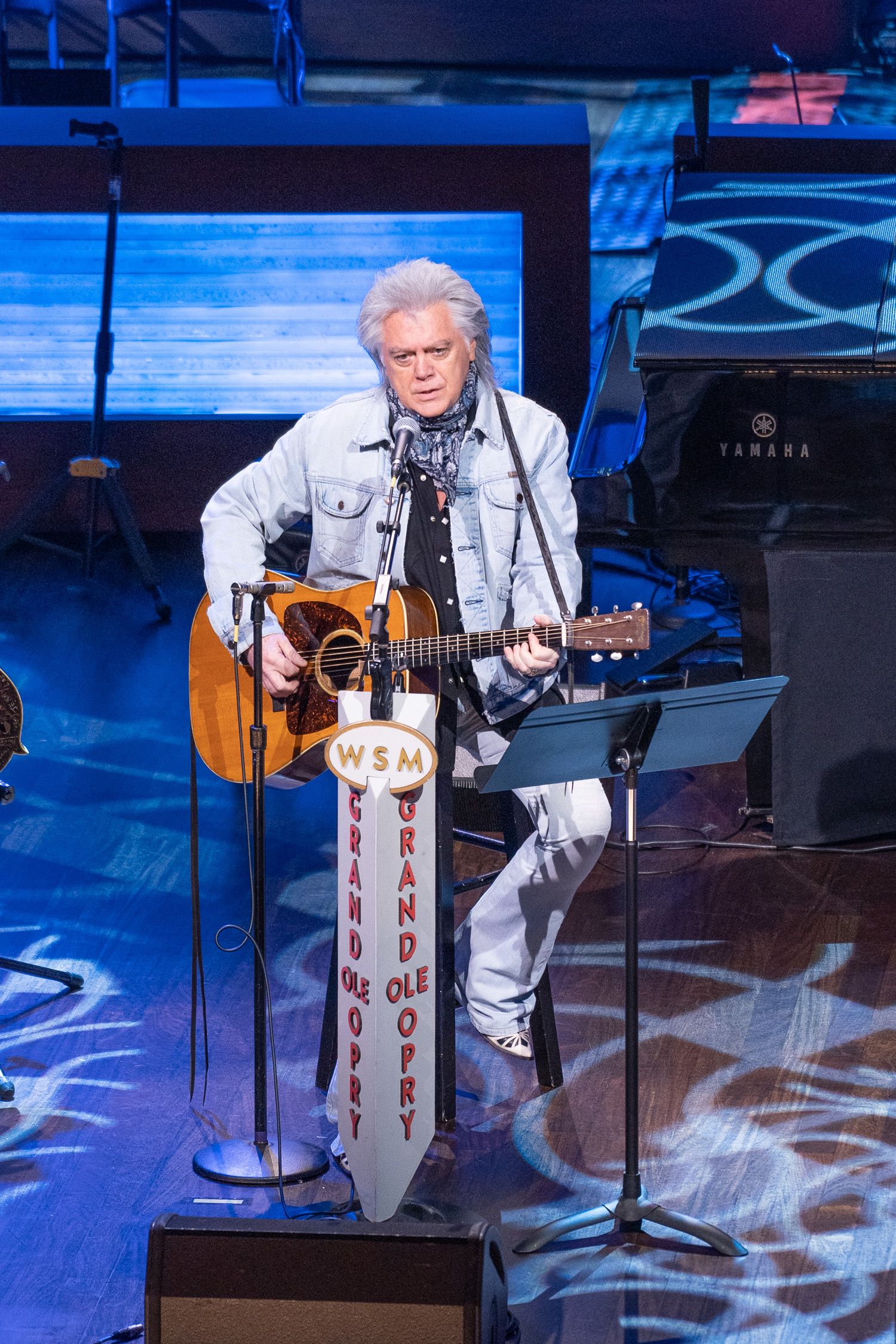 Holler Country Music