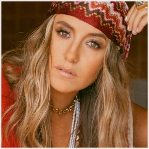 Artist - Lainey Wilson