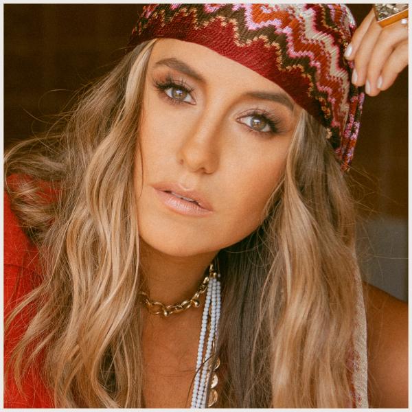 Artist - Lainey Wilson