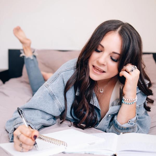 Holler Country Music