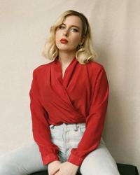 Artist - Holly Macve