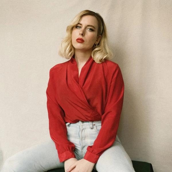 Artist - Holly Macve