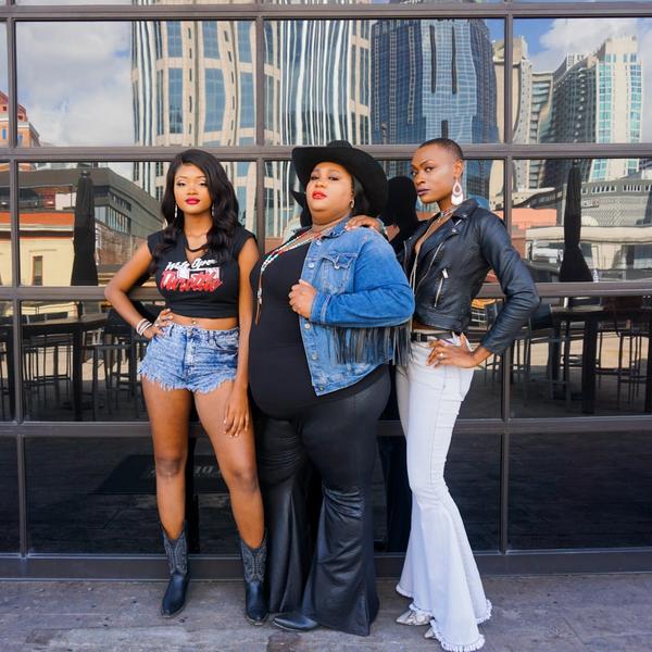 Artist - Chapel Hart 1