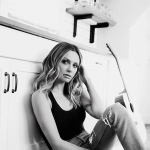 Artist - Carly Pearce 1