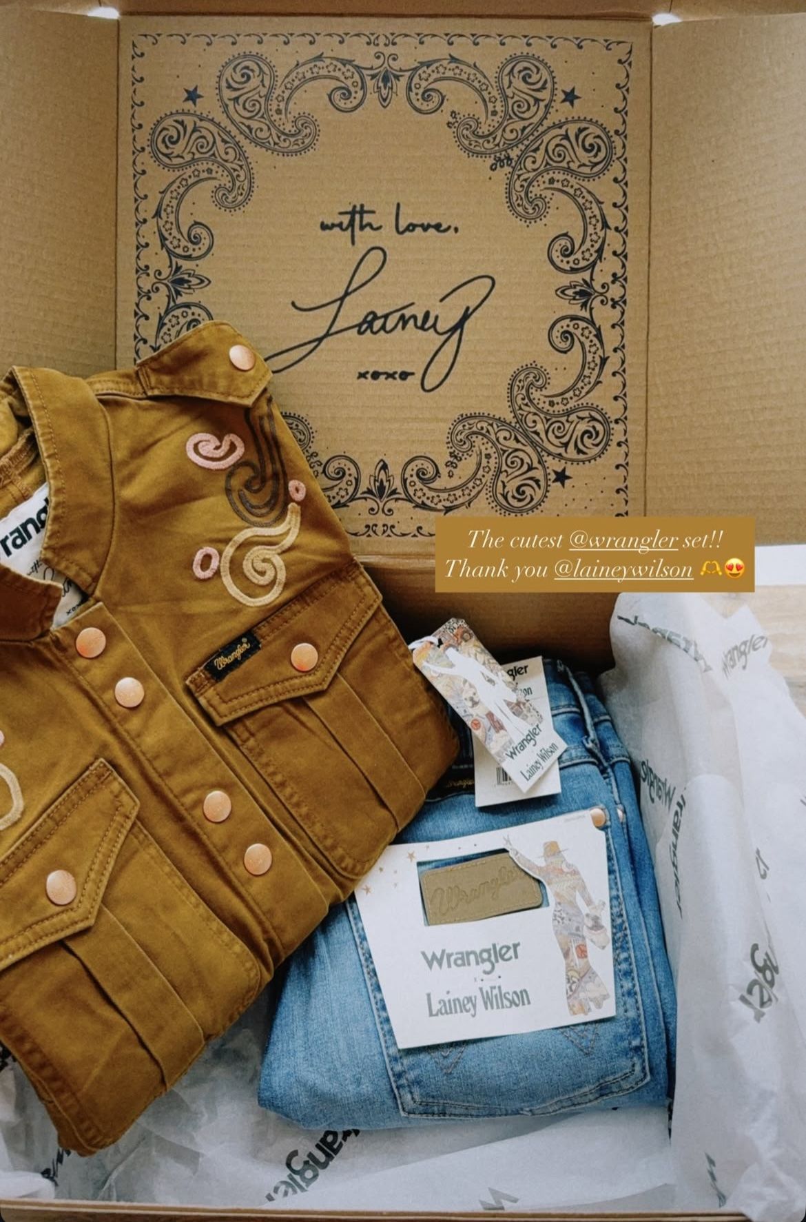 <p>Anne Wilson Lainey Wilson Gift</p>