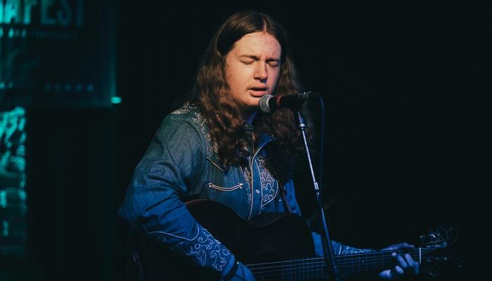 Jake Kohn Surprises New Listeners at AMERICANAFEST 2023 | Holler